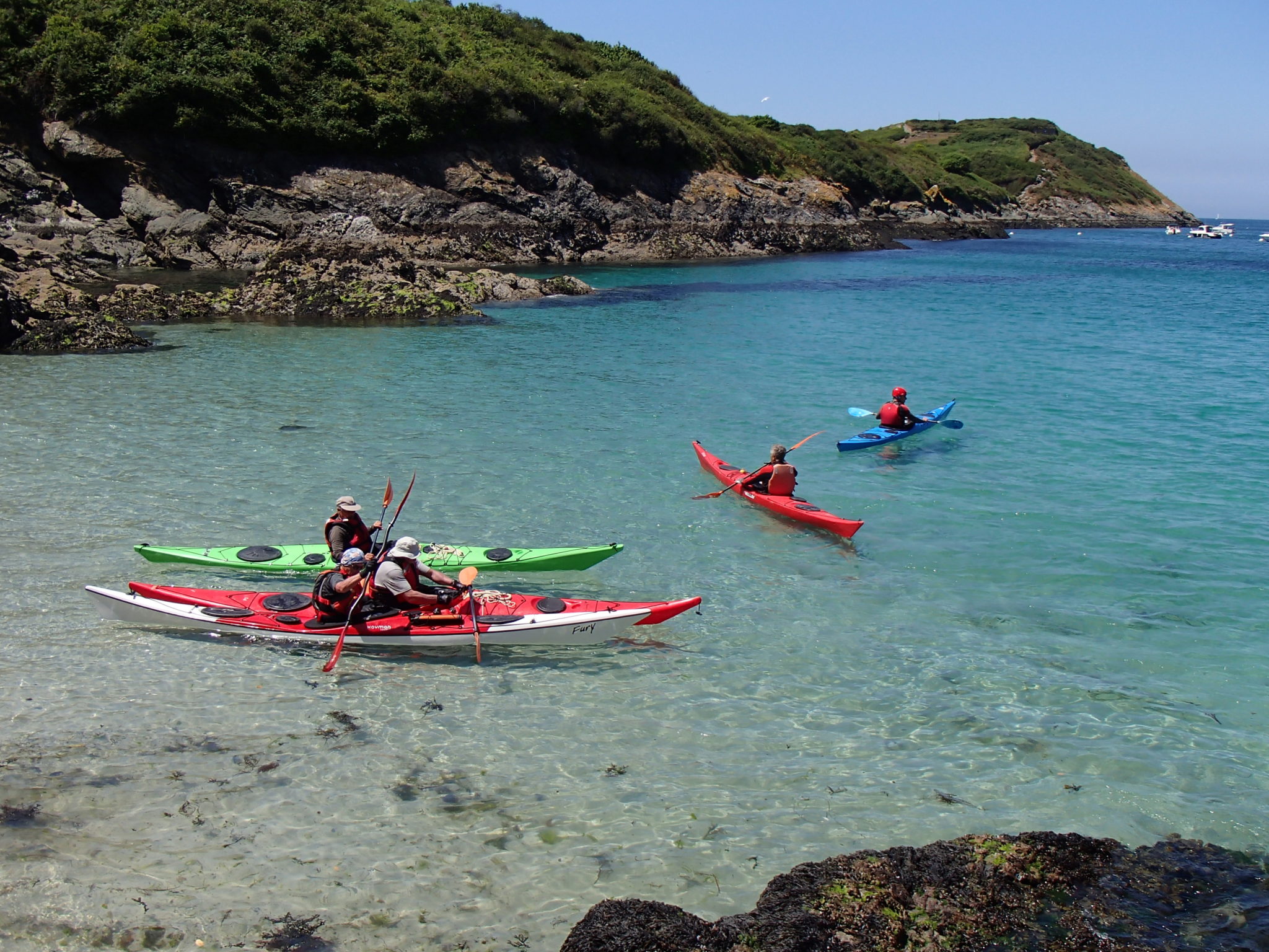 Island-hopping kayaking trip in southern Brittany, France. Photo credits: Nomade Aventure